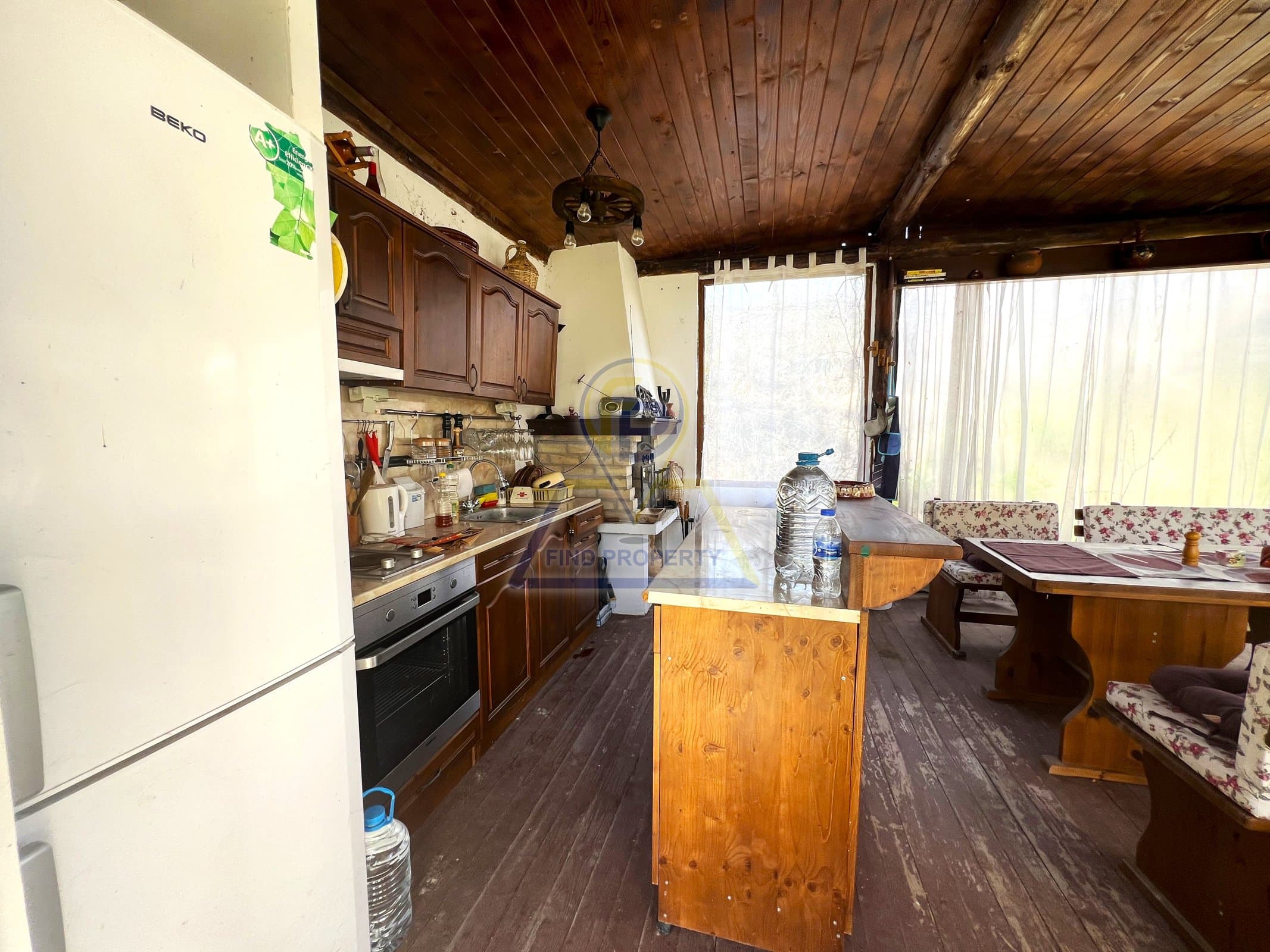 Real Estate 995